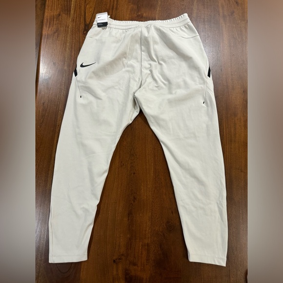 New! Nike Men’s Sportswear Tech Pack Knit Pants Size XL - Picture 3 of 13